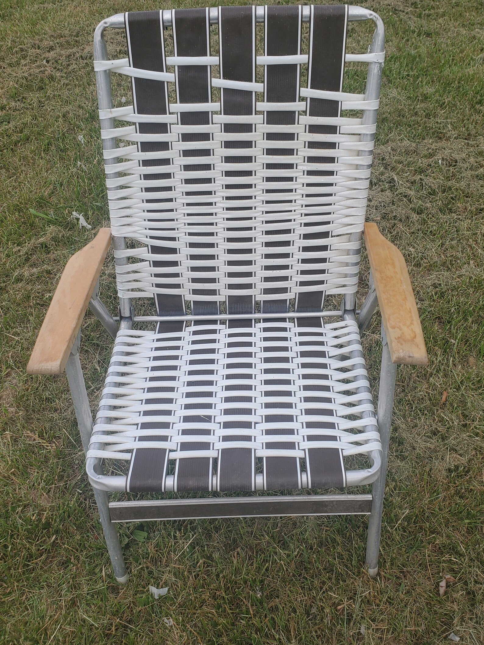 Vtg Folding Vinyl Lawn Chair Pool Chaise Wooden Armrests Etsy