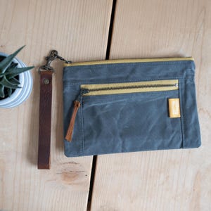 Bolsa con doble cierre - Bolso de mano de lona encerada - Bolso de mano con cierre - Organizador de viaje pequeño - Bolsa con dos bolsillos - Regalo hecho a mano para ella - Gris