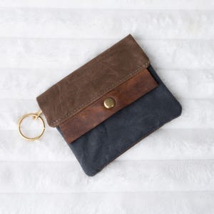 Mini billetera minimalista - Monedero de lona encerada - Billetera pequeña de cuero - Estuche compacto con cremallera - Billetera con tarjetero - Marrón y gris