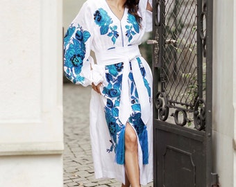 Kleid besticktes Leinenkleid Ukrainisches Vyshyvanka Einzigartiges Muster Kaftan Boho Abaya