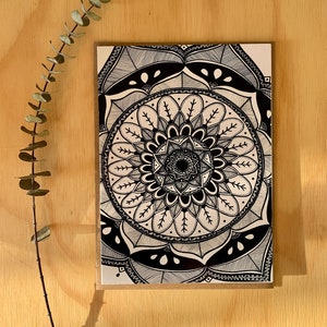 Carte de souhait mandala, carte toutes occasions, illustration par Mandalove by Florence