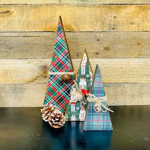 Rustikale Weihnachtsbäume aus Holz: Nussknacker Dekor (3er Set)