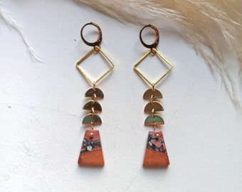 Pendientes colgantes de latón con jaspe maliganio: joyería bohemia geométrica