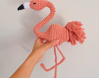 Padrão de Escultura de Flamingo em Macramê - Técnicas Avançadas de Nós (E-book Faça Você Mesmo)