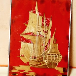 Velero Panno vintage hecho a mano de paja sobre cartón Marco de metal Cubierta de vidrio