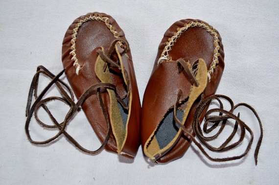 Vintage Kids Moccasins Tied Sandals Baby Shoes 4 9 12 5 Insole True Vintage Leather Moccasins With Leg Bands Ethnic Sandals Etsy Australia