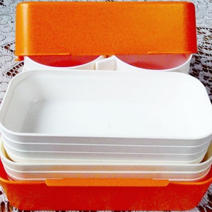 NOS Vintage Picnic Set 12 pcs Plastic Utensils 4 Large 4 Smaller Plates 4 Mugs in Beautiful Orange Box