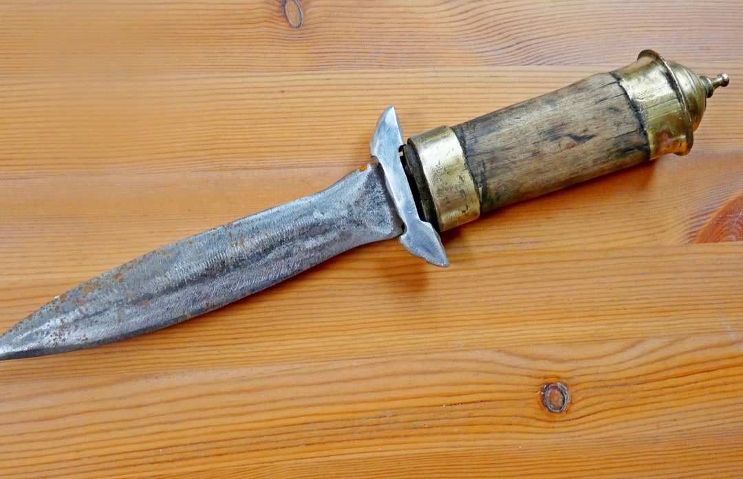 ⭐️KILLER⭐️DAGGER⭐️キラー⭐️ SOLO LEVELING: Knight Killer Dagger Pair with Display Metal