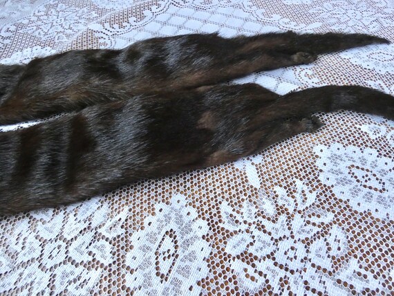 目付き黒ミンク毛皮セット 本物のミンクの光沢のある毛皮 動物の皮