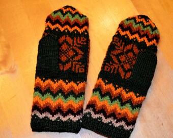 ESTONIAN Handknitted MITTENS size S UNUSED Unisex wool mittens Warm woolen  mittens Colorful Mittens