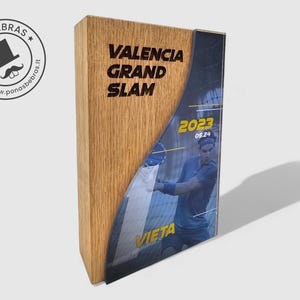 Elegant Oak & Acrylic Trophy Award: Personalized Excellence Display