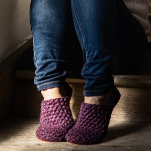 Handmade Bamboo Wool Slippers in Lavender Purple with Soft leather Sole for cozy curl-up-on-the-couch comfort. Upgrade your lounge life