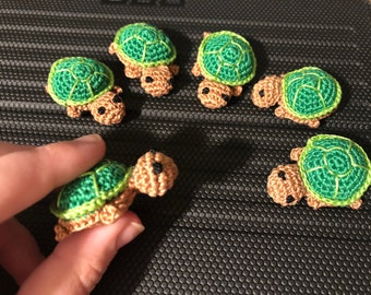 Portachiavi o compagno di scrivania a forma di piccola tartaruga! Realizzato a mano!