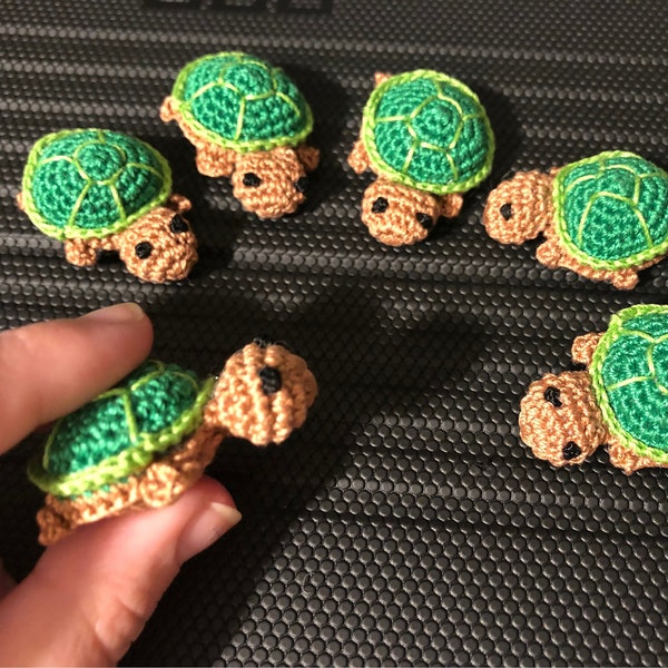 Itty bitty turtles