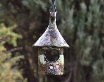 Raku aardewerk vogelvoeder, handgemaakt hangend vogelhuisje