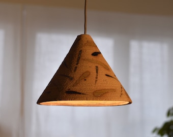 Raku keramische kegelhanglamp: handgeschilderde buitenkant, glanzend interieur