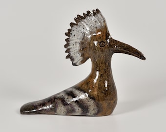 Keramische sculptuur van een oranjebruine hop gemaakt van raku-aardewerk. (Verzending naar de VS tijdelijk opgeschort)