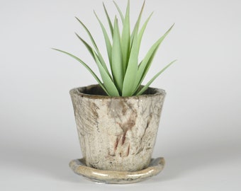 Handgemaakte raku keramische succulente plantenbak met schotel, craquelé glazuur