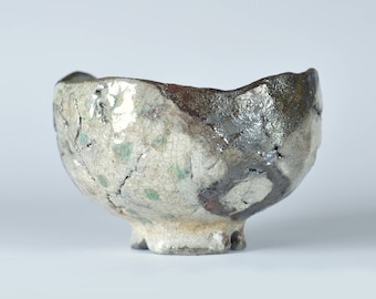 Handgemaakte keramische matcha chawan, koperen glans raku-theekom