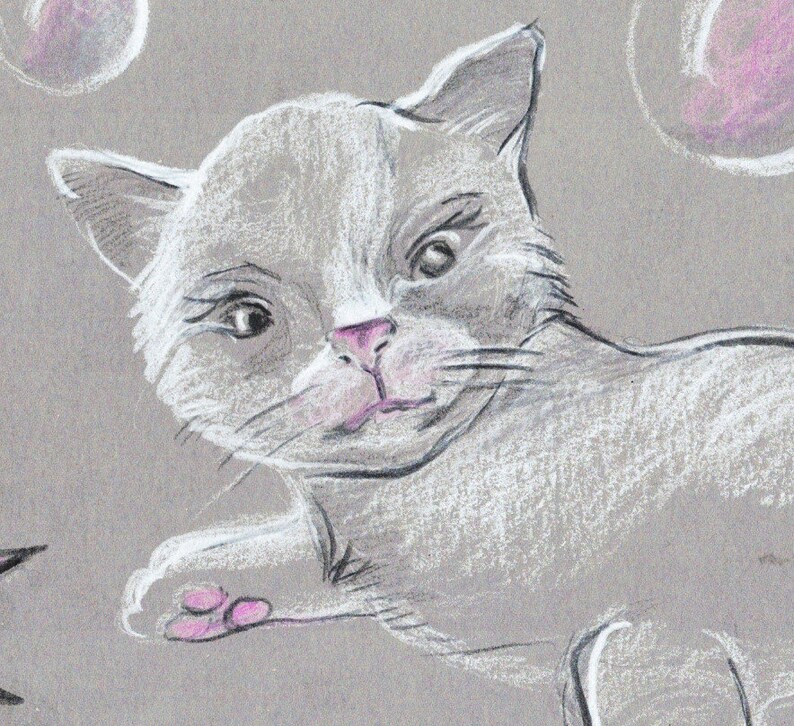 Pode incluir: Um gatinho branco com nariz e patas cor-de-rosa, desenhado com giz branco sobre um fundo cinza.
