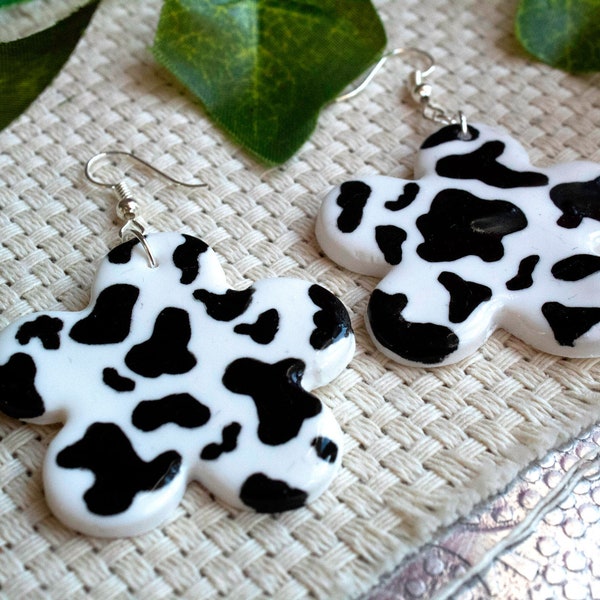 boucles d’oreilles en fleurs de vache faites à la main | | émaillée en résine argile fimo