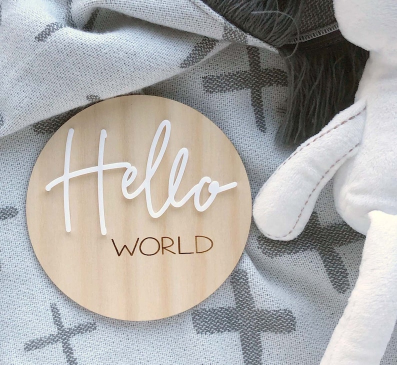 Annuncio Hello World Brith in legno Baby room Decor Accessori per neonati immagine 2