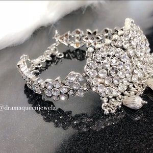 Sparkly Arm Band: Glamorous Body Jewelry