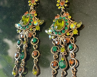 Emerald green chandelier earrings/ green earrings/ emerald green Swarovski earrings