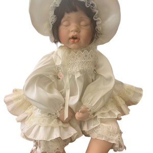 Vintage 1997 Brinns Porcelain Doll Sleeping Baby like new