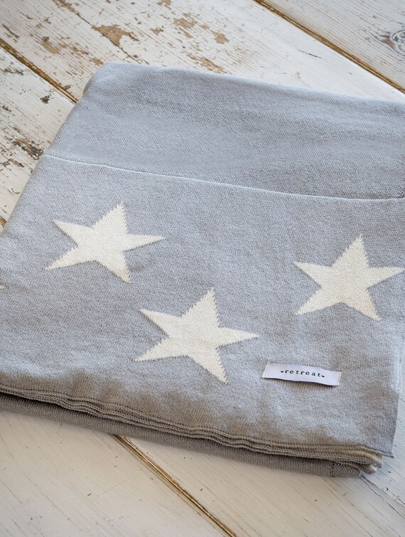 Grey star blanket 2025