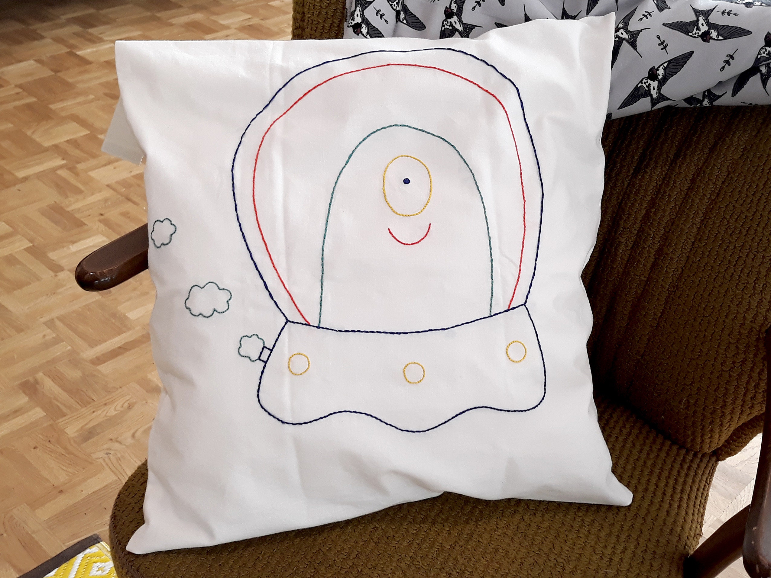 Housse de Coussin Brodée - Extraterrestre