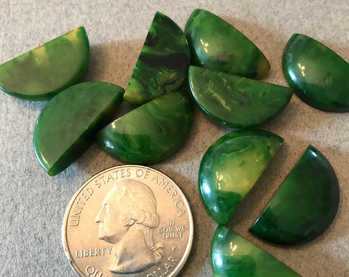 Vintage Art Deco Bakelite Catalin Poker Chip Set 200 Chips in Wood