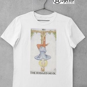 La carte de tarot de l’homme pendu T-Shirt unisexe, t-shirt de tarot, t-shirt, jeu de tarot, sorcellerie, chemise imprimée, tee-shirt imprimé, tees graphiques, chemise de tarot