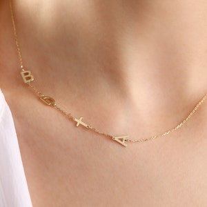 14K Solid Gold seitlich Anfangshalskette, personalisierte Namenshalskette, Goldbrief-Halskette, benutzerdefinierter Brief-Mütter-Halsketten-Geschenk für sie