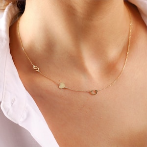 Collar con inicial lateral de oro de 14 quilates, collar con letras de oro macizo, collar con iniciales personalizado, regalo de oro para ella, regalo personalizado para mamá