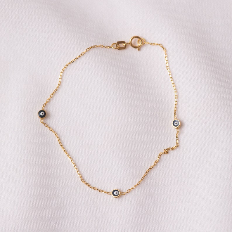 Pulsera de oro de 14K contra el mal de ojo, pulsera de protección contra el mal de ojo turco de esmalte, pequeño ojo griego elegante pulsera de oro regalo para mamá o regalo de cumpleaños imagen 4