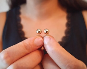 Pendiente de bola de oro macizo de 14 quilates, perno de bola de oro de 8 mm, pendiente simple para todos los días. Gold Push Back Studs Mujer Gif para su regalo para la madre