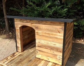 flat roof pallet dog kennel shelter with terrace