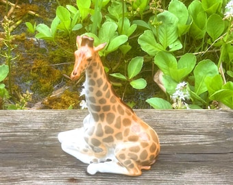 Figurine girafe assise vintage en porcelaine de Lomonossov