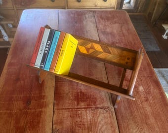 étagère à livres vintage en bois