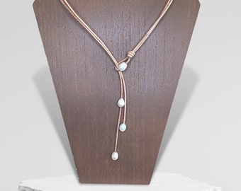 Leather and Freshwater Pearl Necklace.