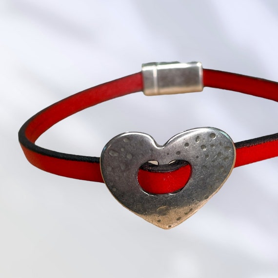 ブレスレット Wavy Heart Leather Cord Bracelet #5959 il_fullxfull.414288375_ttoo.jpg