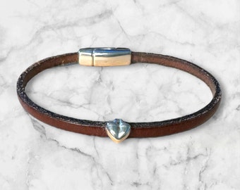 Leather Bracelet 3mm band with Silver Heart Charm with Zamak magnetic closure