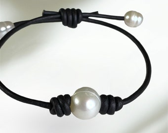 Leather and Pearl bracelet with slide knot.
