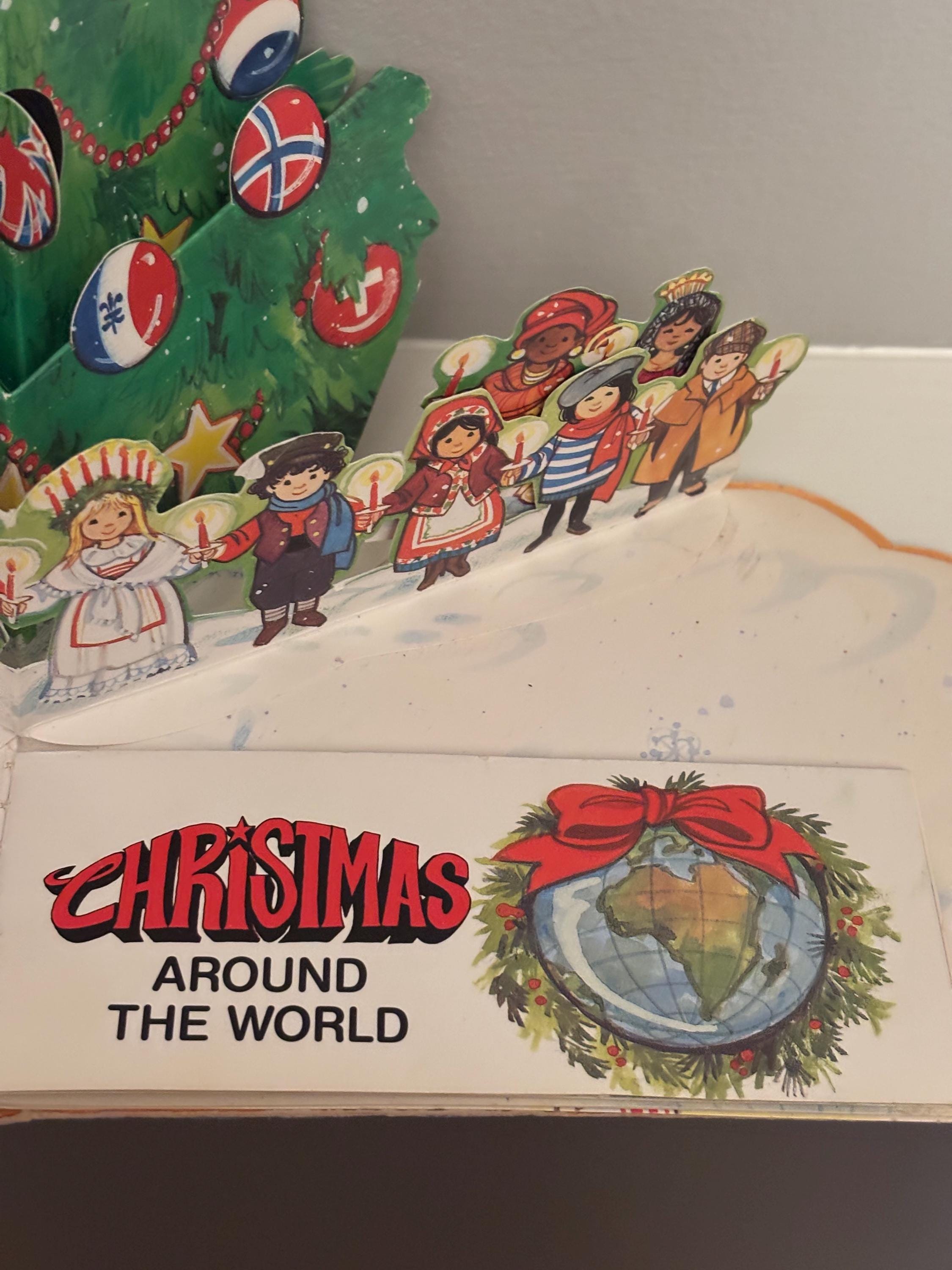 ビンテージ クリスマス ポップアップ 絵本 Vintage Christmas Pop up Book, Christmas Around the World, A Troll