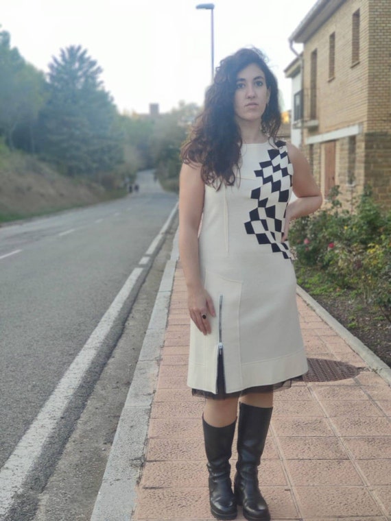 Vintage italian design off-white wool dress with … - image 9