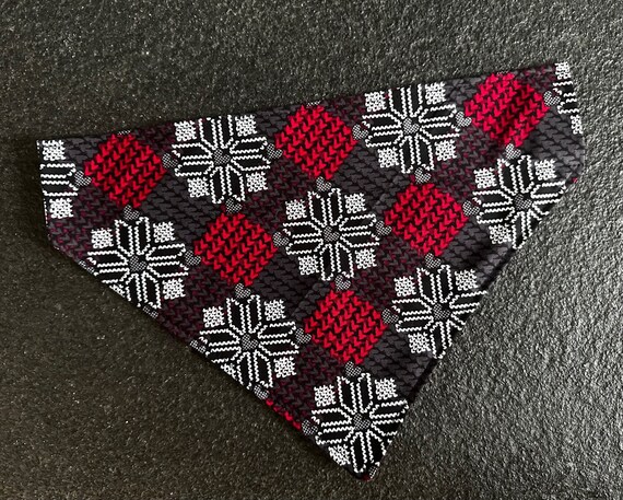 Dog Sweater Look Bandana ~ FREE SHIPPING ~ Your Pet's Collar Slips Thru ~ Ready to Ship