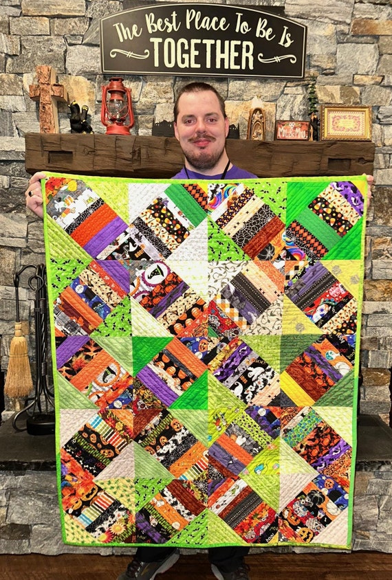 Voted Best I Spy Quilt ~ FREE SHIPPING ~ Hundreds of Hidden Characters ~ Joyfully Packaged by Special Olympic Athletes
