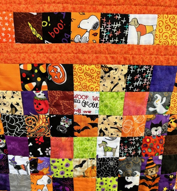 Halloween KennelKwilt or Wall Hanging ~ FREE SHIPPING ~ Awesome Pet Blanket or Seat Cover ~ Measures 26 x 36