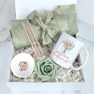 Will You Be My Bridesmaid Proposal Gift Box, Custom Bridesmaid Gift Box with Lace Satin Robe, Personalized Bridal Party Gift Box